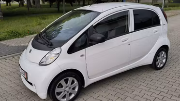 PEUGEOT iOn