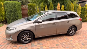 TOYOTA Auris