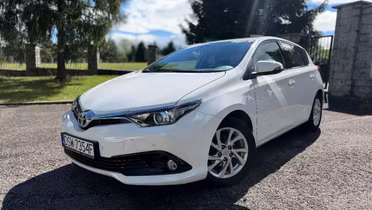TOYOTA Auris