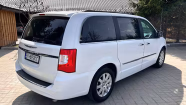 CHRYSLER Town & Country