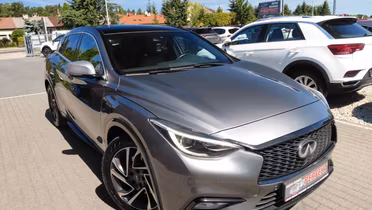 INFINITI Q30