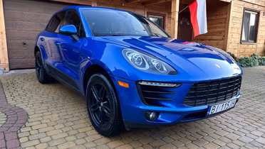 PORSCHE Macan