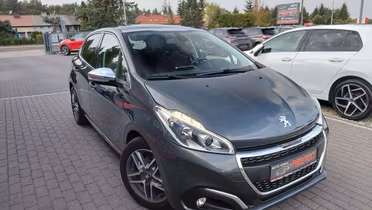 PEUGEOT 208