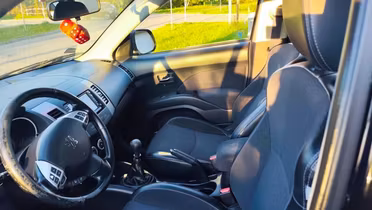 PEUGEOT 4007