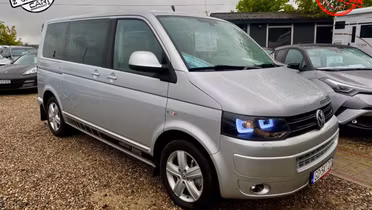 VOLKSWAGEN Multivan