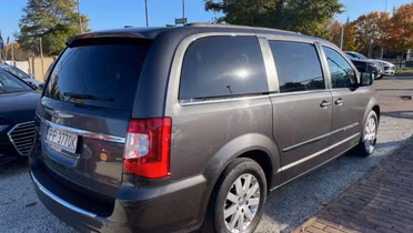 CHRYSLER Town & Country
