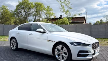JAGUAR XE