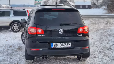 VOLKSWAGEN Tiguan