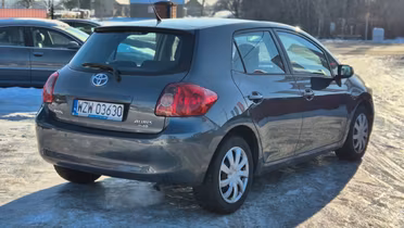 TOYOTA Auris