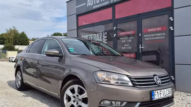 VOLKSWAGEN Passat