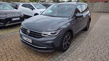 VOLKSWAGEN Tiguan