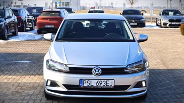 VOLKSWAGEN Polo