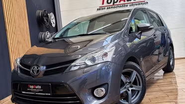 TOYOTA Verso