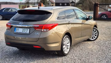 HYUNDAI i40