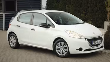 PEUGEOT 208