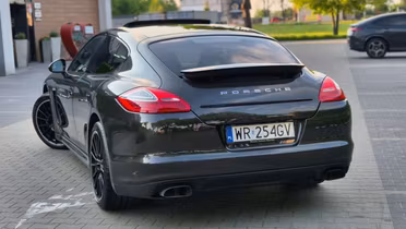 PORSCHE Panamera