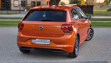 VOLKSWAGEN Polo
