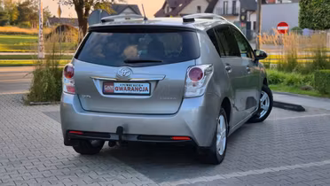 TOYOTA Verso