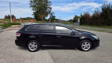 TOYOTA Avensis