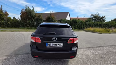 TOYOTA Avensis