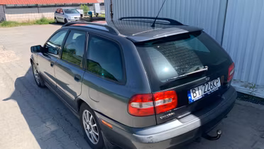 VOLVO V40