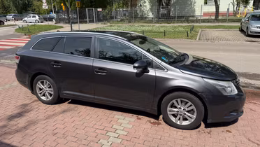 TOYOTA Avensis