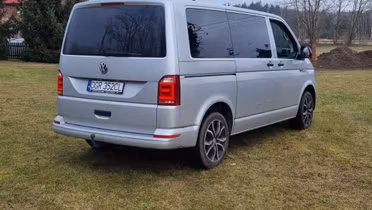 VOLKSWAGEN Multivan