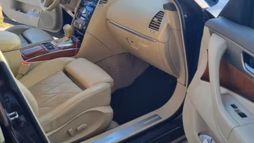 INFINITI QX70