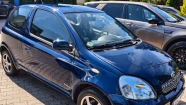 TOYOTA Yaris