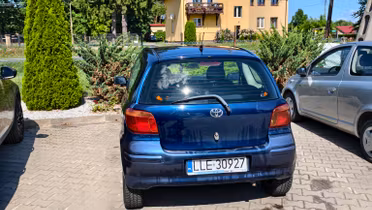 TOYOTA Yaris