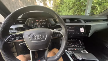 AUDI e-tron Sportback