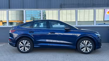 AUDI Q4