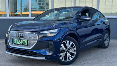 AUDI Q4