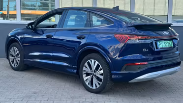 AUDI Q4