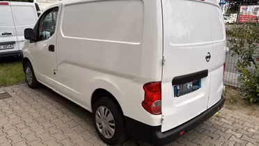 NISSAN NV200