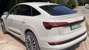 AUDI e-tron Sportback