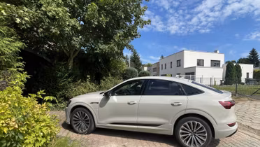 AUDI e-tron Sportback