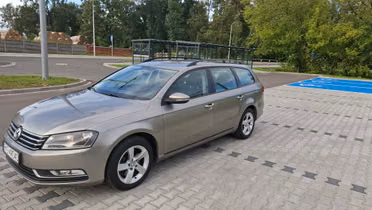 VOLKSWAGEN Passat