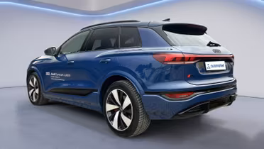 AUDI Q6