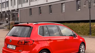 VOLKSWAGEN Golf Sportsvan