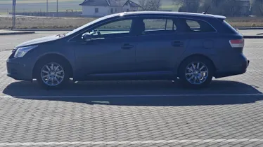TOYOTA Avensis