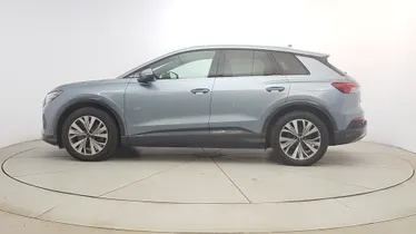 AUDI Q4