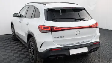 MERCEDES-BENZ EQA