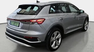 AUDI Q4