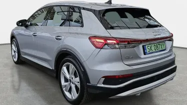 AUDI Q4