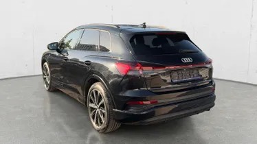 AUDI Q4