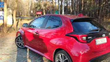 TOYOTA Yaris