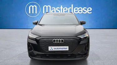 AUDI Q4