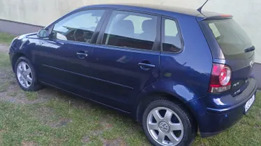 VOLKSWAGEN Polo