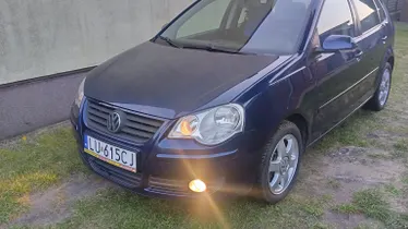 VOLKSWAGEN Polo